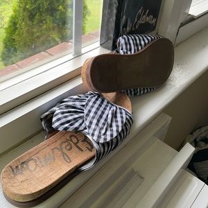 * Brand New* Black and white Sam Edelman Sandel